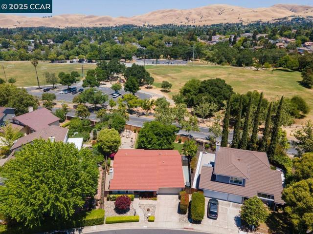 4672 N Larwin Ave, Concord CA: https://media.crmls.org/mediaz/748ac802-cec6-4a3c-8e41-1532f29c0863.jpg