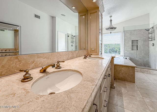 2848 Bayham Cir, Thousand Oaks CA: https://media.crmls.org/mediaz/748b0f96-8f81-4a1e-9aae-61b9970b0723.jpg