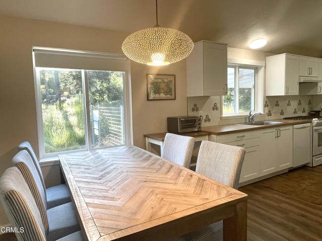 29331 Albion Ridge Road, Albion CA: https://media.crmls.org/mediaz/748b5363-5eb0-466a-b1bc-530837320f97.jpg