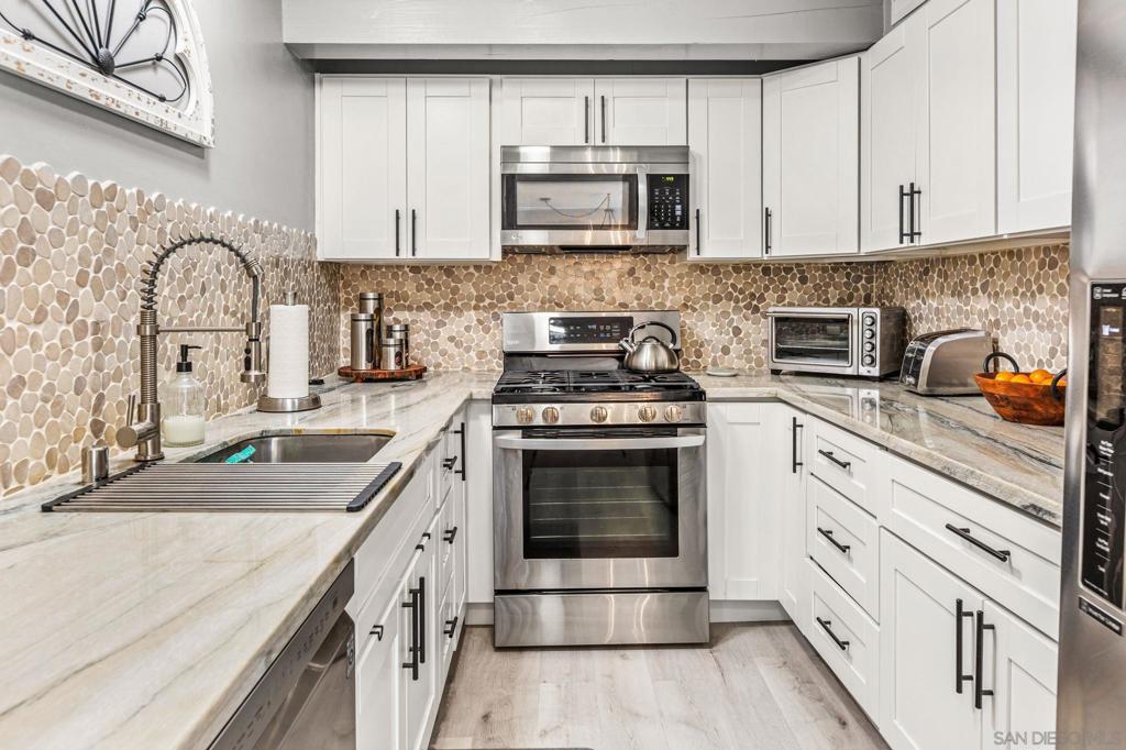 7512 Viejo Castilla Way - photo 13