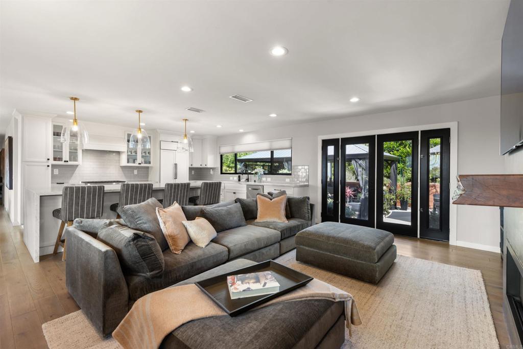 8675 Glenwick Lane - photo 17