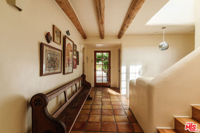 2865 Marquette Drive, Topanga CA: https://media.crmls.org/mediaz/748c54a6-da29-4260-a799-d85858490593.jpg