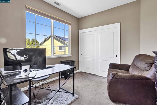 1186 Waverly Cir, Hercules CA: https://media.crmls.org/mediaz/748ca8a3-a742-47fd-83e1-4e791ee8b4f4.jpg