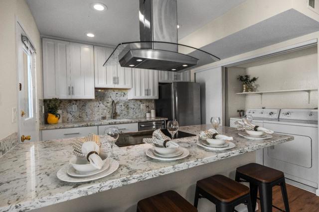 125 Connemara Way, Sunnyvale CA: https://media.crmls.org/mediaz/748cb88e-40e6-47d5-a3e9-43c724837e13.jpg