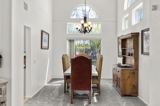 Detail Gallery Image 11 of 45 For 32147 Corte Florecita, Temecula,  CA 92592 - 5 Beds | 3 Baths