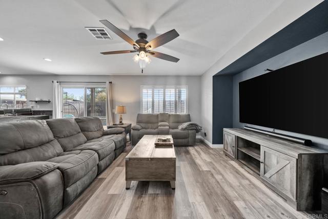 Detail Gallery Image 8 of 49 For 1482 Ridgeline Ct, San Diego,  CA 92154 - 5 Beds | 3 Baths