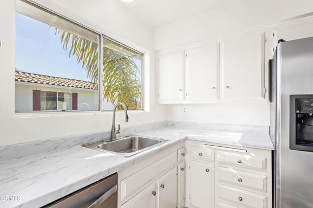 Detail Gallery Image 4 of 20 For 4154 via Andorra #C,  Santa Barbara,  CA 93110 - 2 Beds | 2 Baths