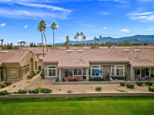 78420 Willowrich Drive, Palm Desert CA: https://media.crmls.org/mediaz/748da120-1ca9-4bde-b19d-58e18478c1ac.jpg