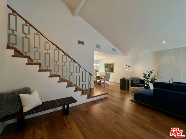 6435 Innsdale Drive, Los Angeles CA: https://media.crmls.org/mediaz/748e2208-9694-4ea5-a09c-26ff557ca38d.jpg