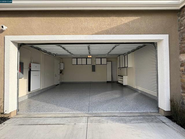 17691 Whisper Ln, Castro Valley CA: https://media.crmls.org/mediaz/748e245d-0e3a-470d-8246-1b78819f7844.jpg