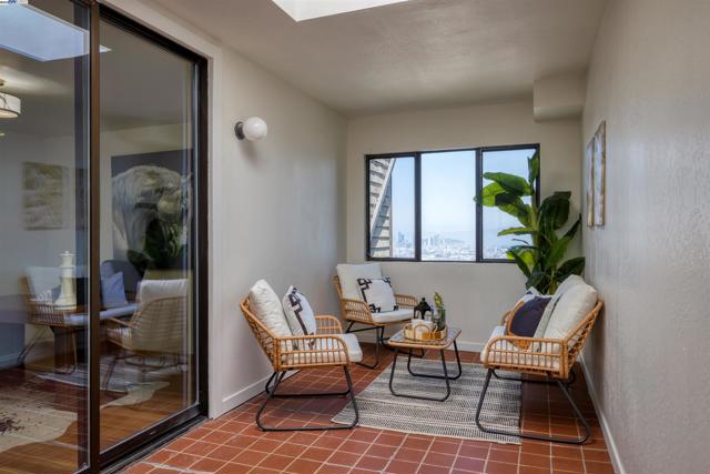 17 Ora Way, San Francisco CA: https://media.crmls.org/mediaz/748e3778-0e47-4bf6-b022-59a65902b517.jpg