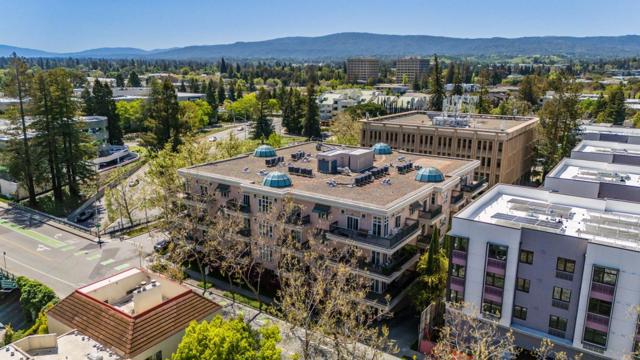 200 Sheridan Avenue, Palo Alto CA: https://media.crmls.org/mediaz/748e49fe-8231-4ff0-a23e-6fb2f10b5d8b.jpg