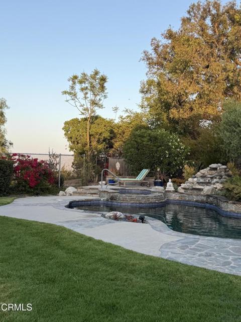 6065 Cielo Vista Court, Camarillo CA: https://media.crmls.org/mediaz/748e6735-c5af-4da5-9a82-e0ec56872e65.jpg
