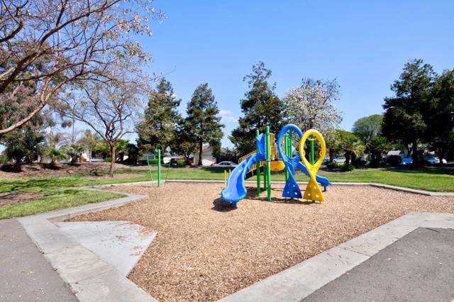4210 Comet Circle, Union City CA: https://media.crmls.org/mediaz/748ea507-a0c2-4c3a-a842-24c4de6fccfc.jpg
