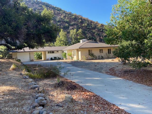 16350 Maricopa Highway, Ojai CA: https://media.crmls.org/mediaz/748f2a79-52d9-47ac-a1e2-dd2fd0e30bc1.jpg