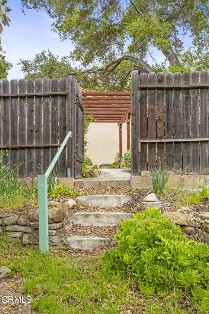 308 Topa Topa Drive, Ojai CA: https://media.crmls.org/mediaz/748f71e1-2a5a-4e5b-b58d-803a443a65f5.jpg