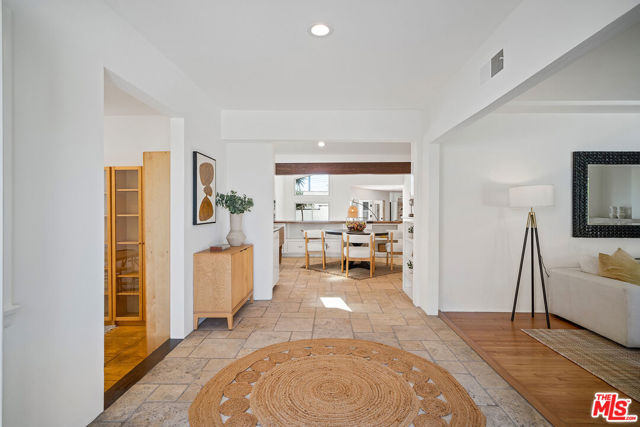 7145 Trask Avenue, Playa del Rey CA: https://media.crmls.org/mediaz/748fbde5-7c1d-49cf-9b52-1764055b3704.jpg