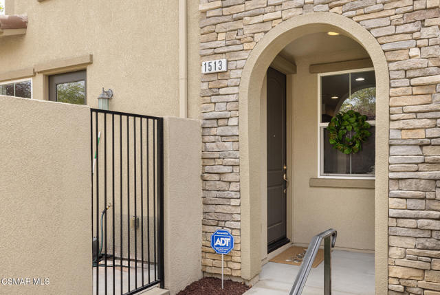 1513 Silver Shadow Drive, Newbury Park CA: https://media.crmls.org/mediaz/748fcfcc-bb33-413a-be76-ba5936e67b7c.jpg