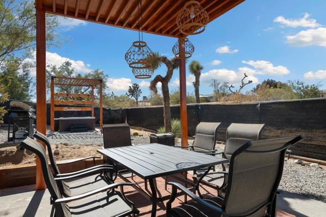 6946 Lennox Avenue, Yucca Valley CA: https://media.crmls.org/mediaz/749051fc-ede9-45ec-becd-a3f7e901d201.jpg