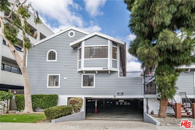 4345 W 154th Street, Lawndale CA: https://media.crmls.org/mediaz/7492758b-19ab-488f-a6a5-7ba4d6da19dd.jpg