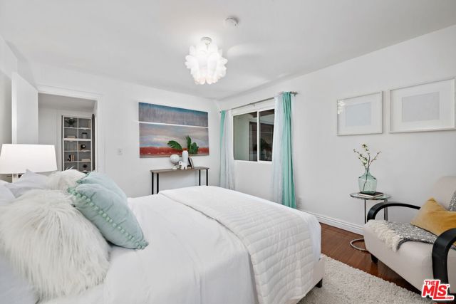 4745 Caritina Drive, Tarzana CA: https://media.crmls.org/mediaz/7492a00e-011b-4d81-a014-5346055fd0b2.jpg