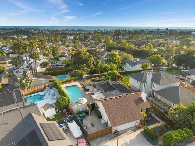 1745 Tamarack Ave, Carlsbad CA: https://media.crmls.org/mediaz/749446d4-5a28-4f15-805f-6fdd7e769118.jpg