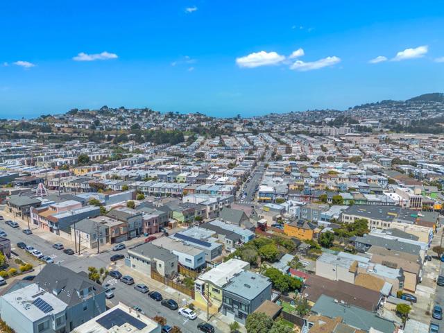 32 Cross Street, San Francisco CA: https://media.crmls.org/mediaz/7494476c-941d-4703-8fd6-d6b447751173.jpg