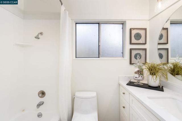 Image 24 of 38 For 101 Ascot Ct  B