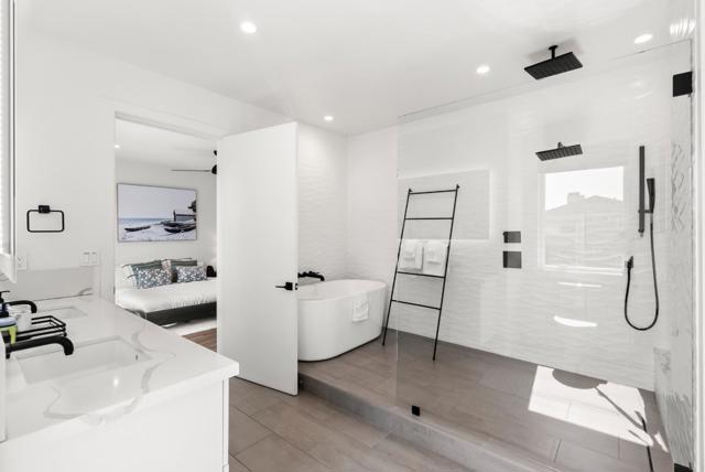 508 N Tremont Street, Oceanside CA: https://media.crmls.org/mediaz/749468f1-ddd8-4bee-8d4c-dacd179ae8dc.jpg