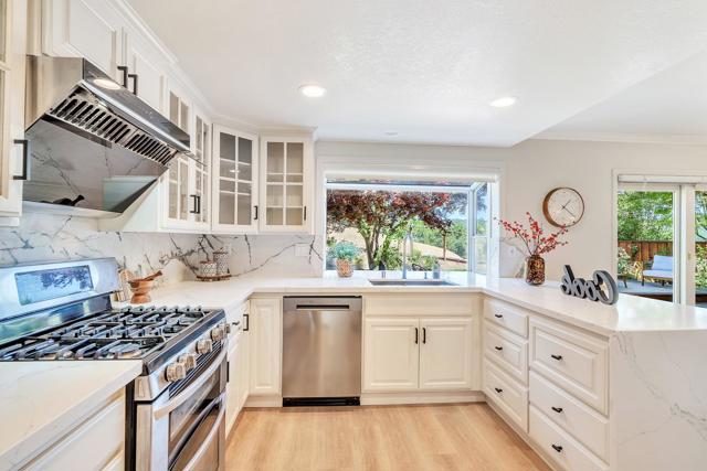 6022 Slopeview Court, Castro Valley CA: https://media.crmls.org/mediaz/7495654d-d117-4fa1-901e-9d66a6f6e4a4.jpg