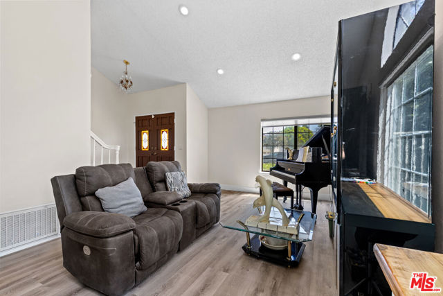 13011 Meadowlark Avenue photo 6