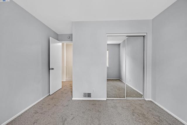 2207 Segundo Ct, Pleasanton CA: https://media.crmls.org/mediaz/74962424-c5bb-49c9-b86c-43e78c42e00a.jpg