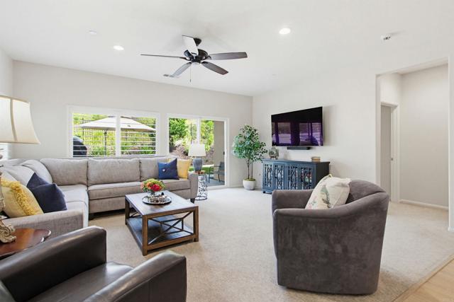 Detail Gallery Image 16 of 64 For 220 Pantaneiro Pl, Fallbrook,  CA 92028 - 3 Beds | 3 Baths