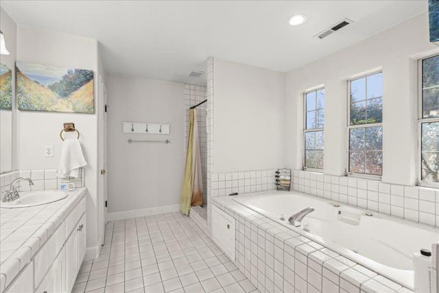 17 Bella Vista Lane, Gilroy CA: https://media.crmls.org/mediaz/7499c04b-a1a4-48cb-bb1b-3f7f7a181763.jpg