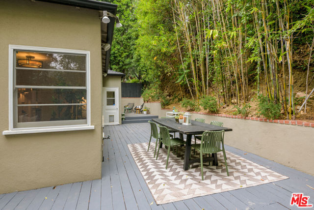5919 Tuxedo Terrace, Los Angeles CA: https://media.crmls.org/mediaz/749a3b4a-2d39-4476-87de-f863cea41440.jpg