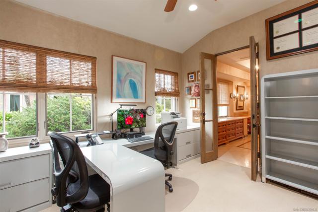 7206 Aviara Drive, Carlsbad CA: https://media.crmls.org/mediaz/749b0336-d7d2-4204-8930-2aa1965c2451.jpg