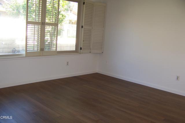 40036 Village 40, Camarillo CA: https://media.crmls.org/mediaz/749b31fd-7db7-400f-9fcc-c1e512dccdde.jpg