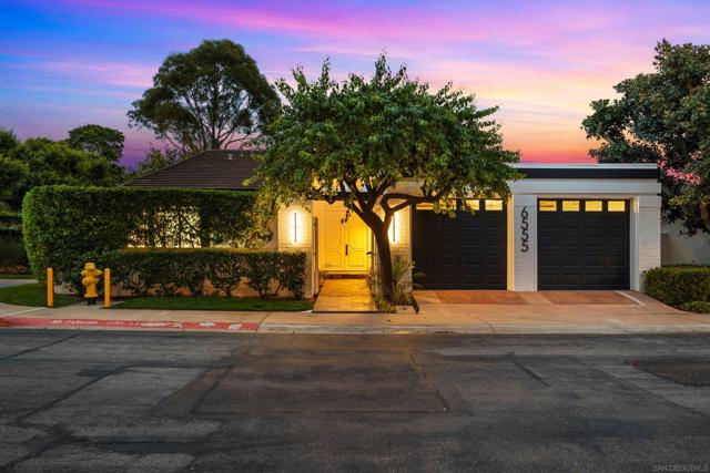 6555 Caminito Northland, La Jolla CA: https://media.crmls.org/mediaz/749bfbd8-af1e-4ef3-82a4-b7571ae781fe.jpg