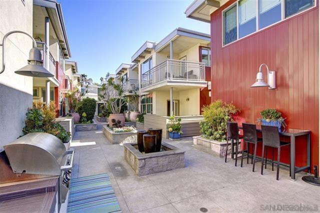 687 S Coast Highway, Encinitas CA: https://media.crmls.org/mediaz/749c5a44-caa0-4bd0-a410-c7dfbe29b76c.jpg