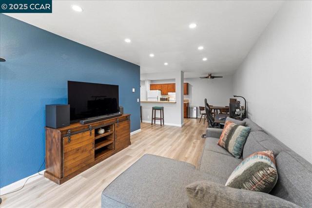 13700 San Pablo Ave, San Pablo CA: https://media.crmls.org/mediaz/749cdfc1-e195-4c32-aa1f-b4f2d930c5a2.jpg