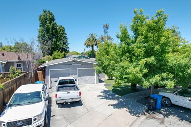 1005 Jones Court, Redwood City CA: https://media.crmls.org/mediaz/749d2264-48a4-4f02-a75a-52b5d76ad0ec.jpg