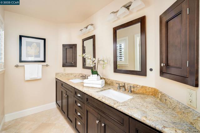 3363 Deer Hollow Drive, Danville CA: https://media.crmls.org/mediaz/749db060-e492-450f-b58c-95f9ad203650.jpg
