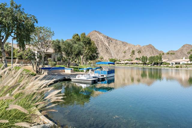 48543 Via Encanto, La Quinta CA: https://media.crmls.org/mediaz/749e8aee-42eb-4014-99cb-6fcd2df10a06.jpg