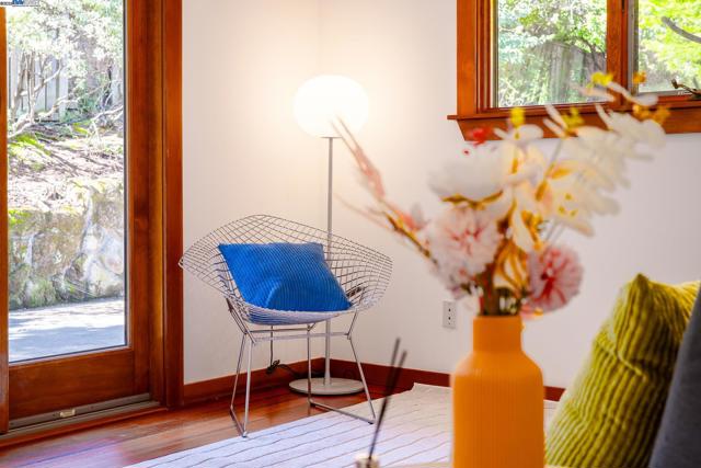 351 El Toyonal, Orinda CA: https://media.crmls.org/mediaz/749ed8d7-9505-4e9a-b2ed-43ff1fb93ed3.jpg
