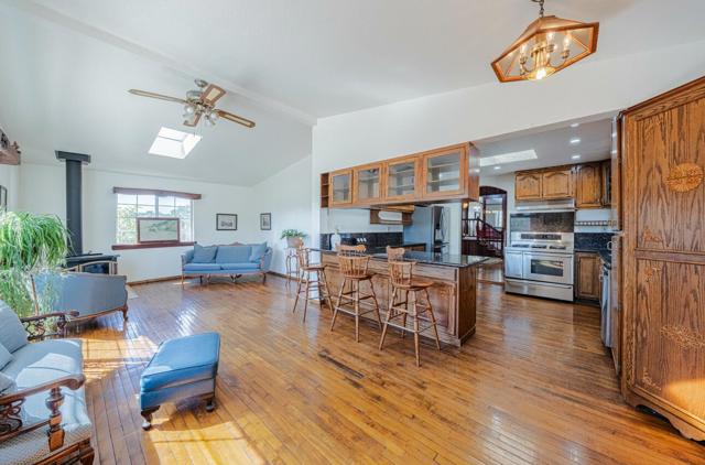 17945 Pesante Road, Salinas CA: https://media.crmls.org/mediaz/749f4037-6bdd-4daf-a7e7-8464db7c484b.jpg