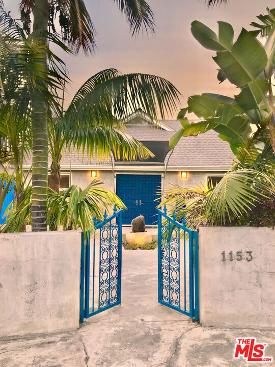 1153 N Poinsettia Place