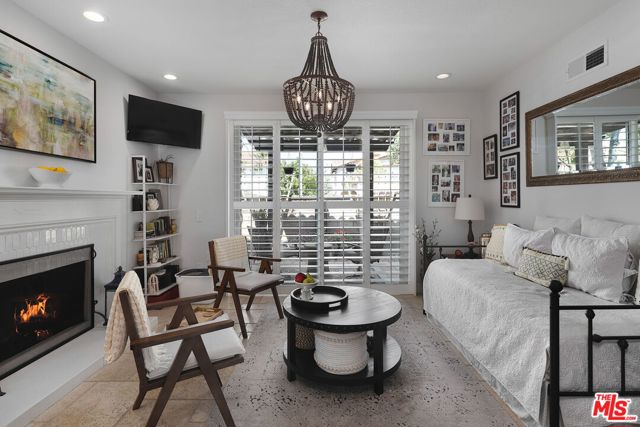 1786 Blossom Court, Thousand Oaks CA: https://media.crmls.org/mediaz/749fd31f-1587-40c4-9095-9079143ac68a.jpg