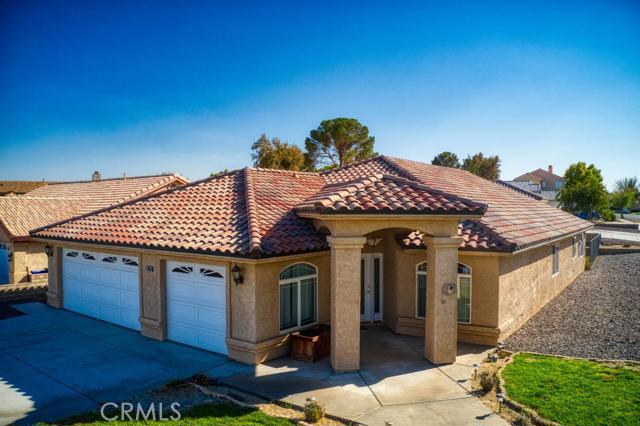 27466 Outrigger Ln, Helendale, CA 92342
