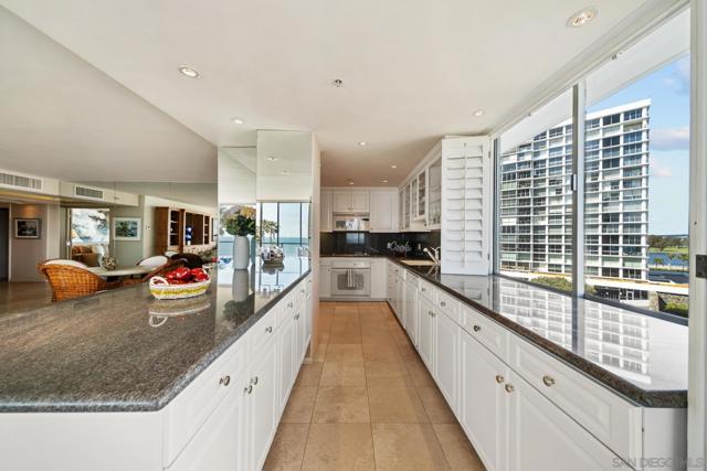 1780 Avenida Del Mundo, Coronado CA: https://media.crmls.org/mediaz/74a0882c-0a6a-49ba-a23a-7ca1a9530e4c.jpg