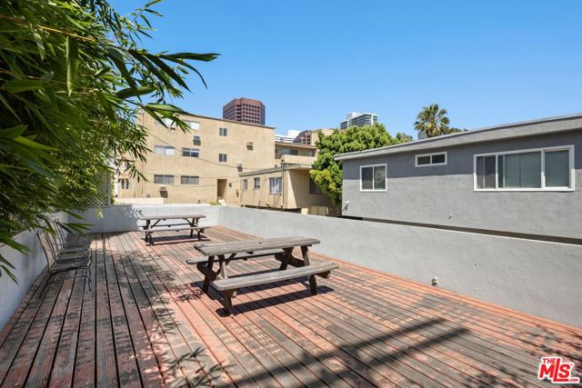 Image 5 of 7 For 11921 Goshen Avenue